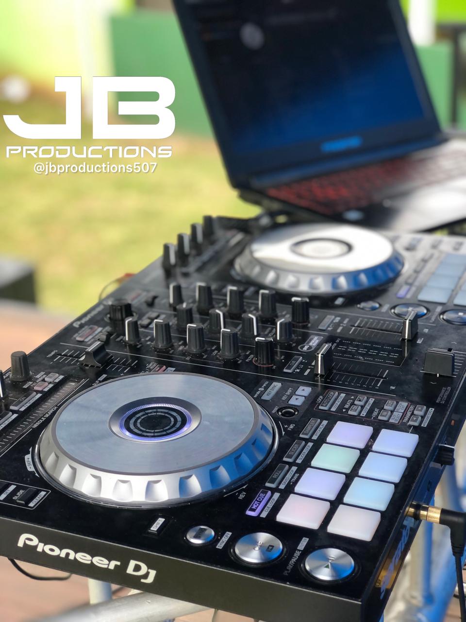 Servicio de DJ profesional para fiestas en Panamá
